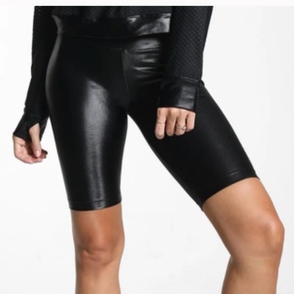 KORAL High Rise Densonic Infinity Shorts S